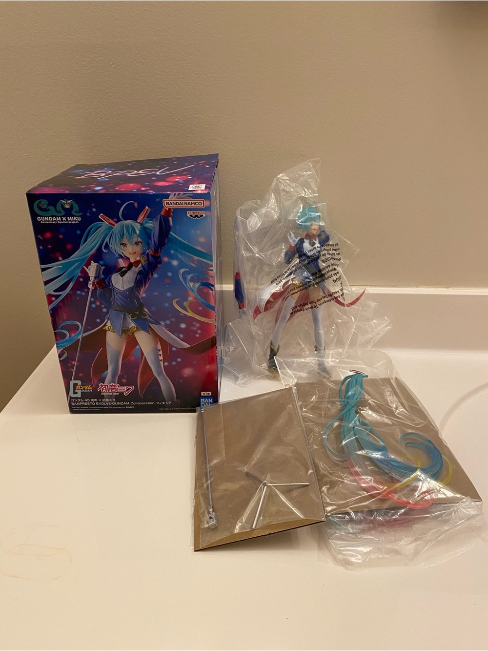 Gundam x Hatsune Miku 45th Collaboration Banpresto Evolve Statue Open Box New